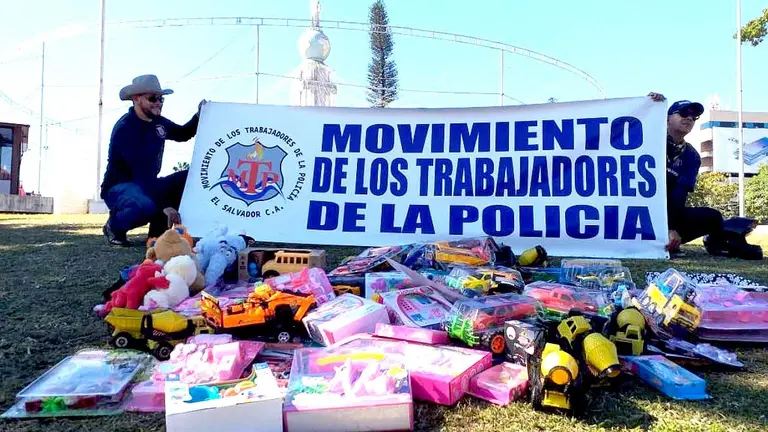 Donativo de juguetes Movimiento de los Trabajadores de la Policía 3