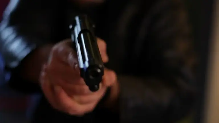 Apuntando con pistola