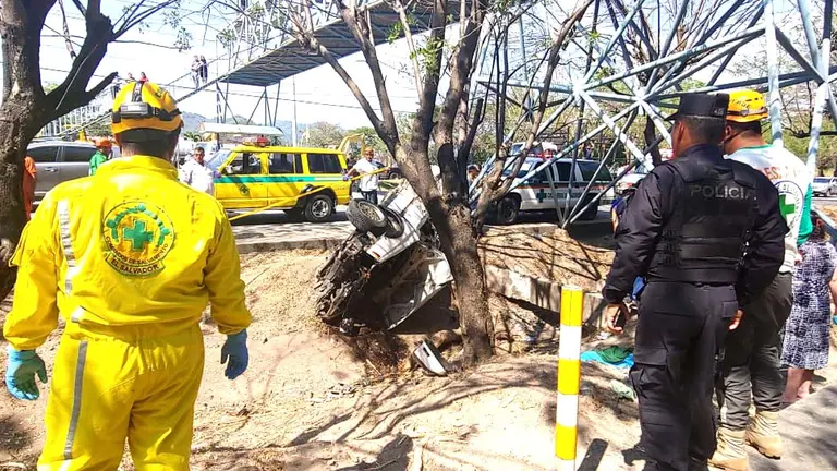 Niña de tres años muere en accidente autopista a Comalapa 3
