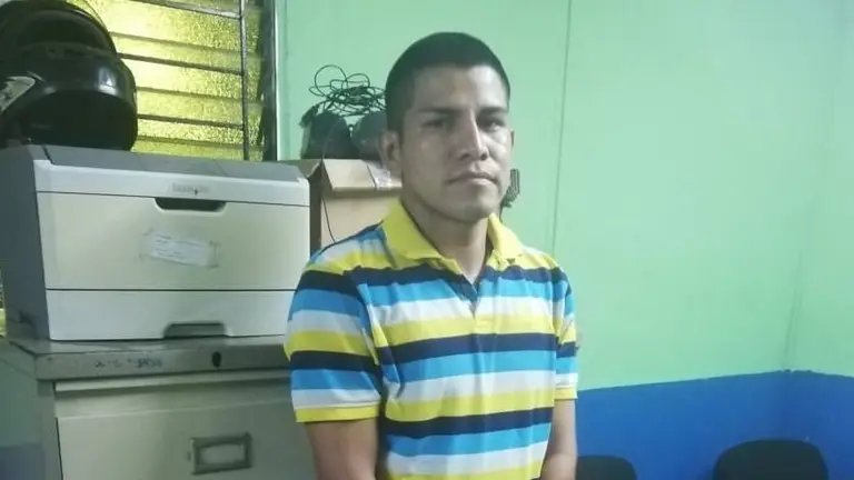 Por estrangular a compañera