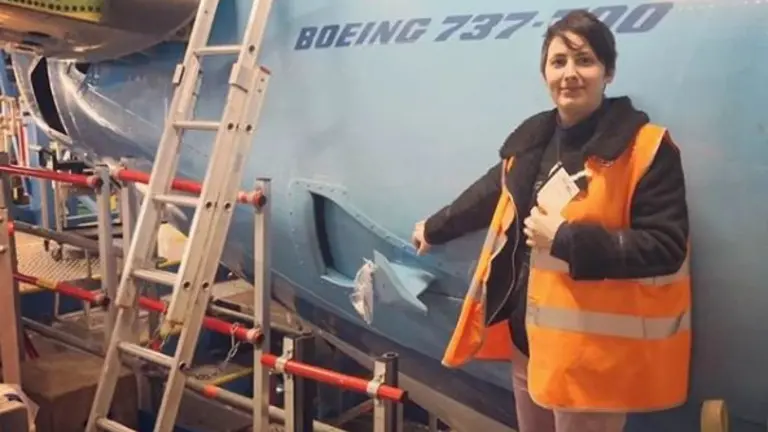 Se enamora de avión