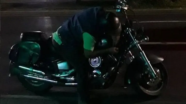 Motociclista dormido 1