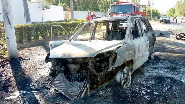 Choque entre motocicleta y vehiculo en calle a la costa de sol 3