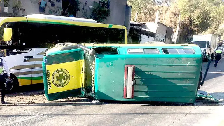 Ambulancia de comandos accidentada