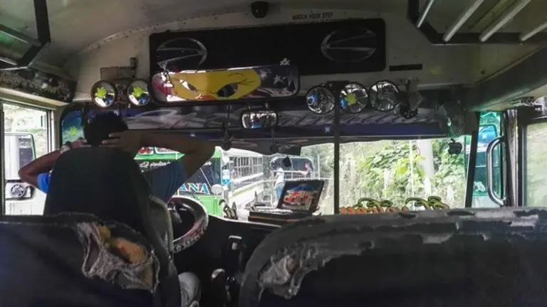 Dentro de Bus 1