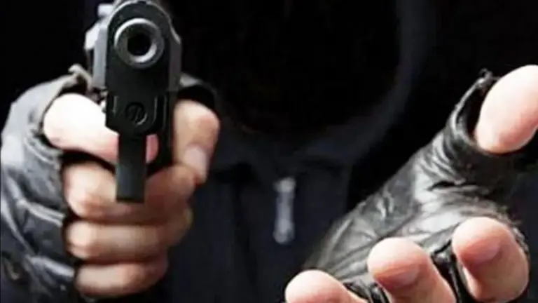 Apuntando con pistola2