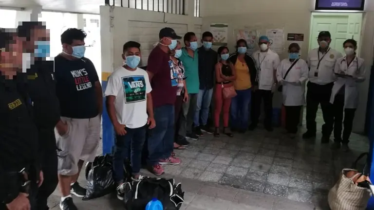 Salvadoreños punto cuego Chalate