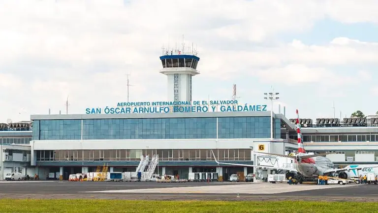 Aeropuerto San Óscar Romero