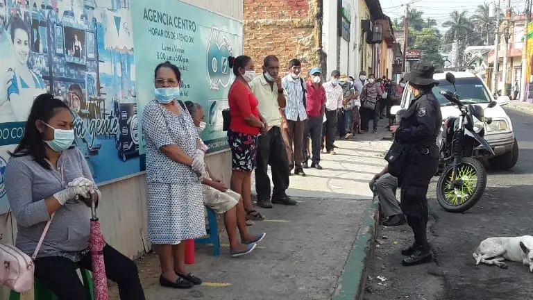Fila en banco