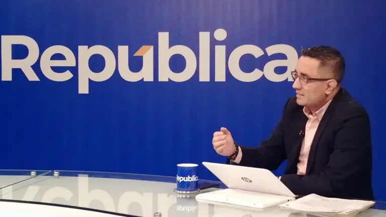 Apolonio Tobar en República