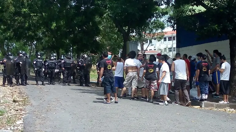 Encuarentenados y UMO