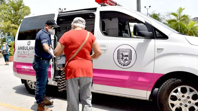 Ambulancia Antiguo Cuscatlán 2