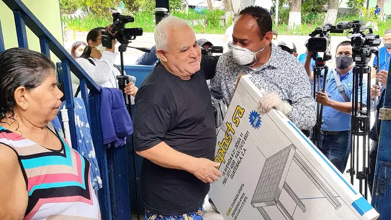 Afectado por unidaciones en Santa Lucía reciben ayuda