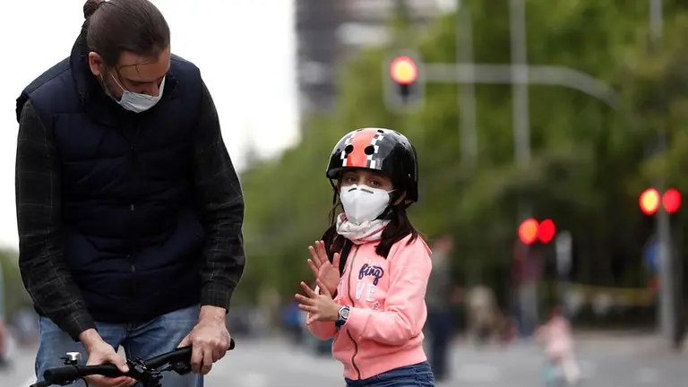 Estos son los NUEVOS SÍNTOMAS del COVID-19 según la OMS