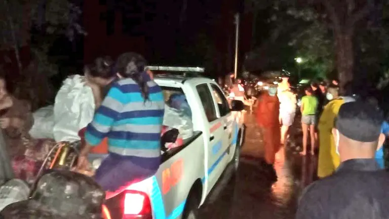 Bomberos evacuaciones en Metapán 1