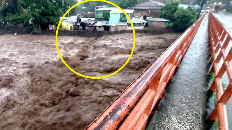 Viviendas junto al río Chilama Puerto de La Libertad 2