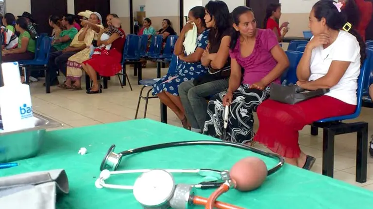 Atención en unidades de salud de San Salvador