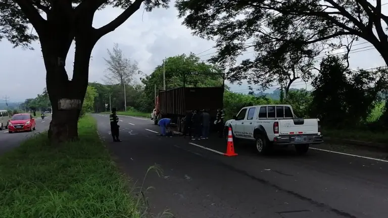 Accidente en carretera a Santa Ana