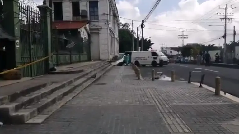 Muerto frente al Rosales