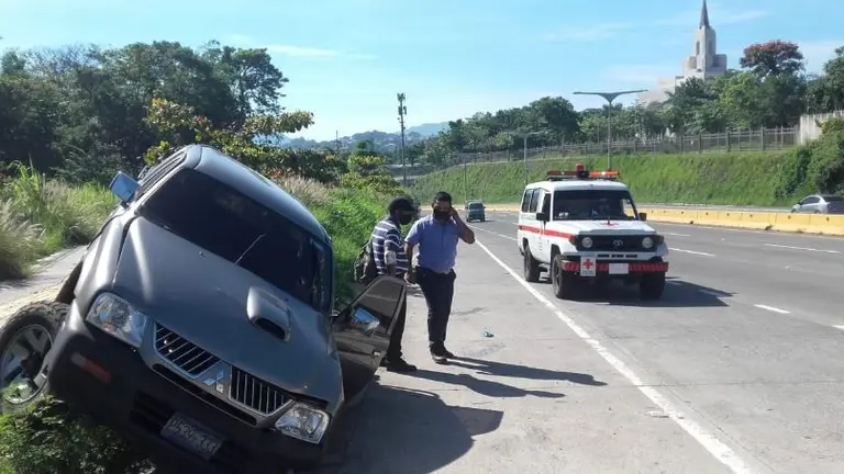 Tres lesionados en bulevar Monseñor Romero
