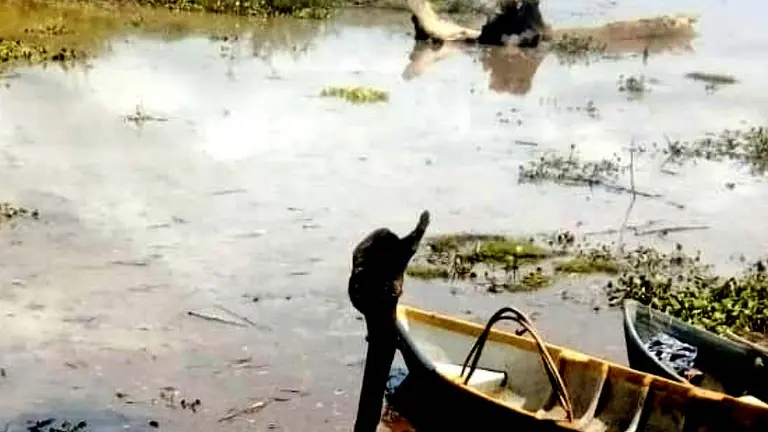 Localizan cadáver de conductor arrastrado en Chalatenango Foto Bomberos