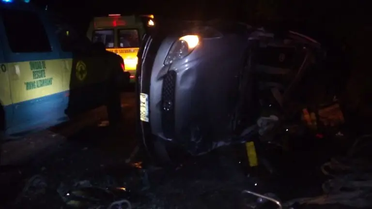 Carro impactado en la San José