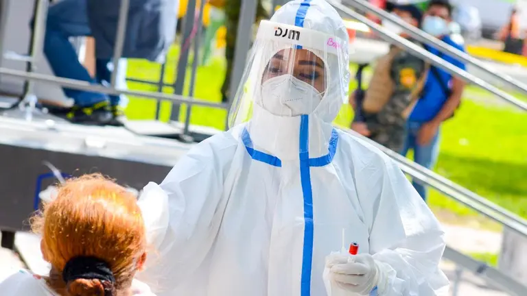 Médico en El Salvador del Mundo