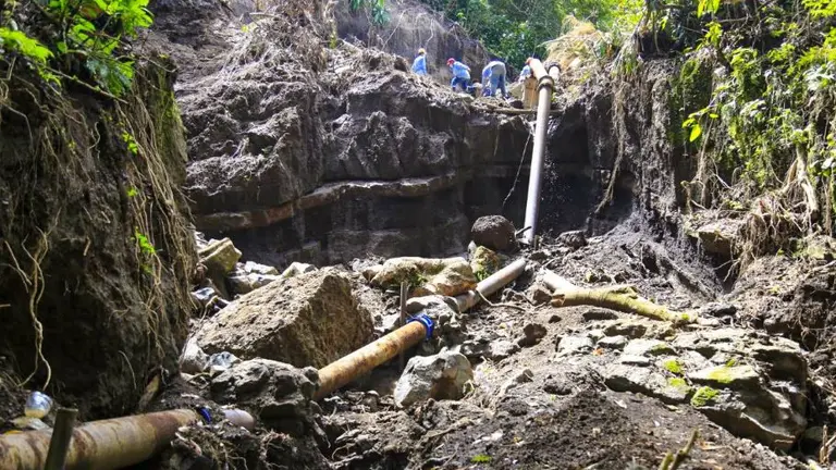 Tuberías en Santa Tecla