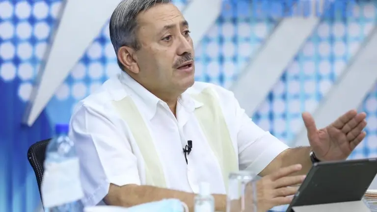 Carlos Reyes Diálogo