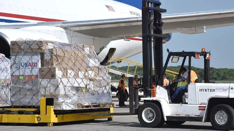 Donación de ventiladores mecánicos para enfrentar la pandemia Foto tomada de RRSS del embajador Johnson 2