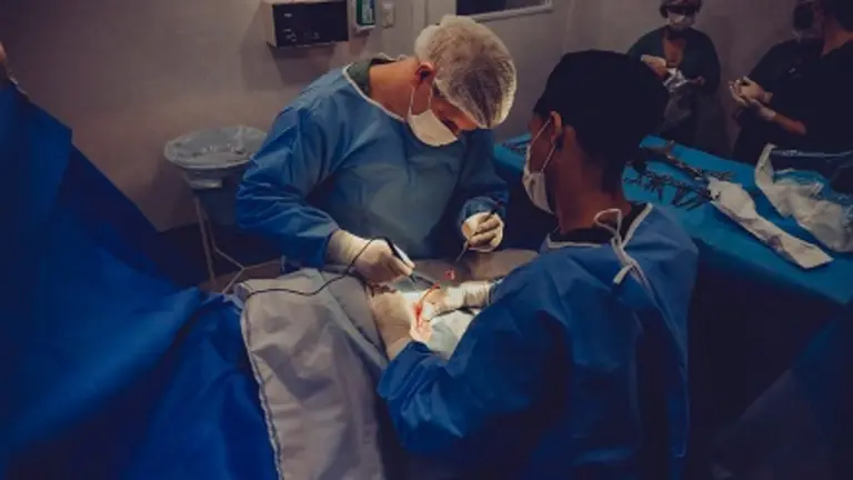 Operación médica (pexels)