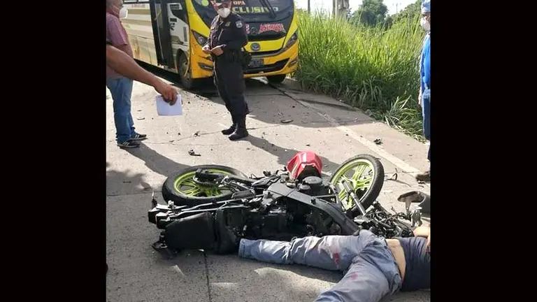 Motiociclista muere en accidente de tránsito en nejapa Foto tomada de Dando vía