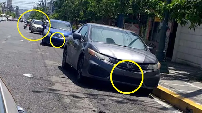 Policía decomisa placas de vehículos estacionados en calle Arce Foto tomada de Tito García
