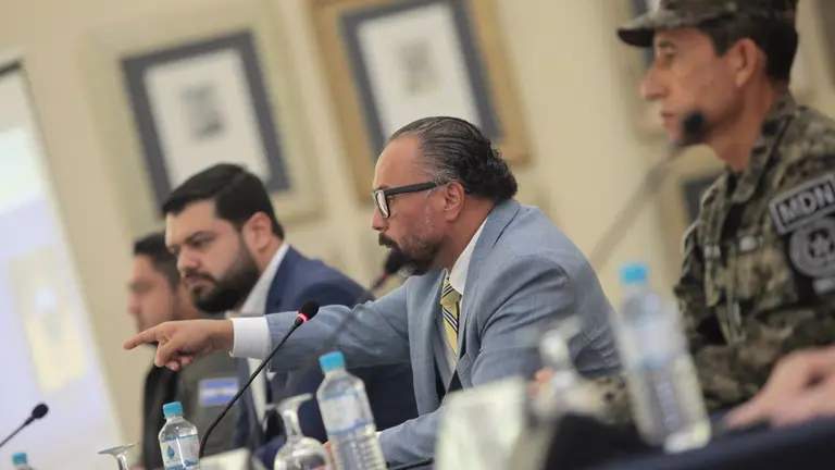 Ernesto Castro en conferencia.