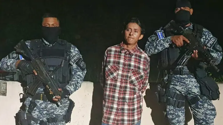 Asesino de su familia