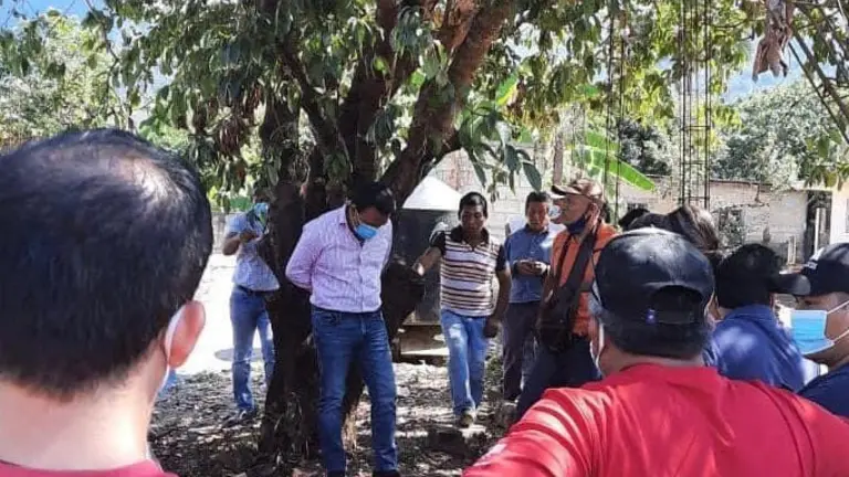 Alcalde mexicano amarrado