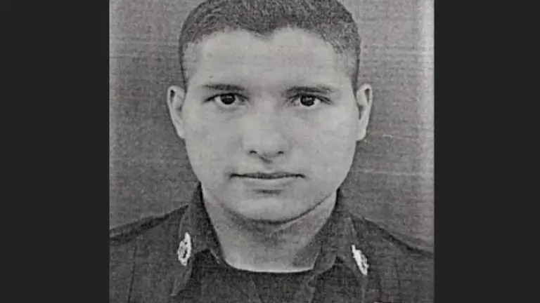 Policía la violó y embarazó