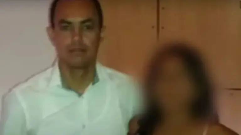 Mujer abandona a esposo e hijos