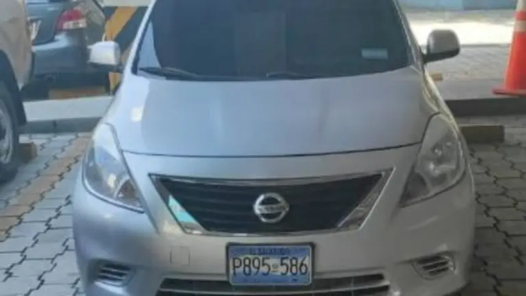 Carro Nissan