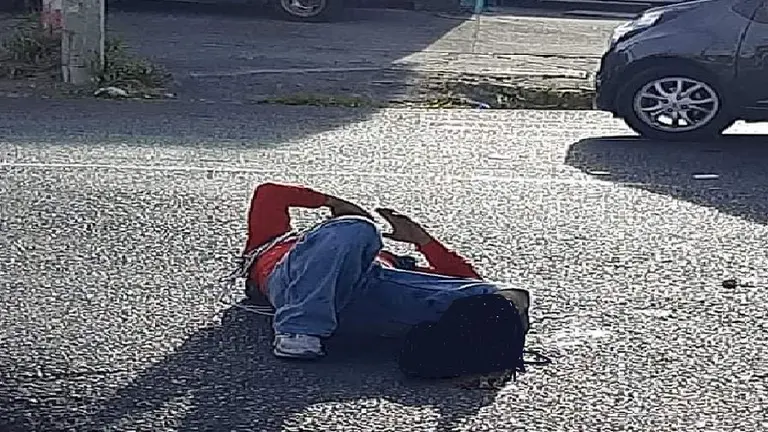 Vendedor informal atropellado