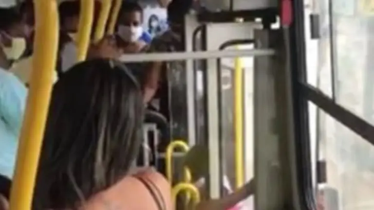 Mujer en la ruta 46