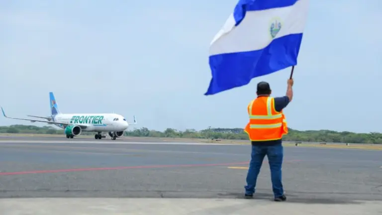 Frontier inicia operaciones
