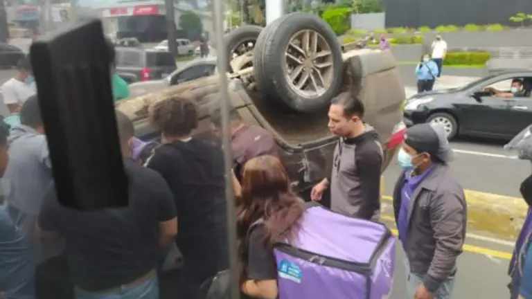 Camioneta en Paseo
