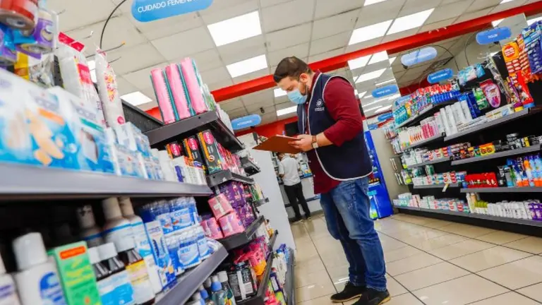 Verifican precios de la medicina