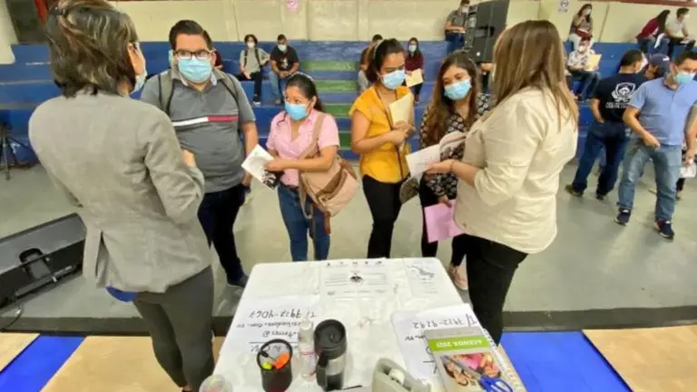 Feria de empleo en Santa Tecla