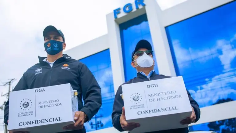 Diez avisos por evasores