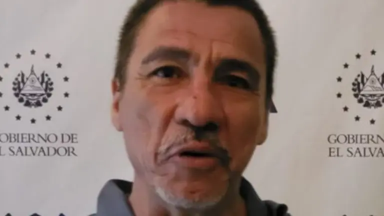 Robó celular cuando bajaba de bus