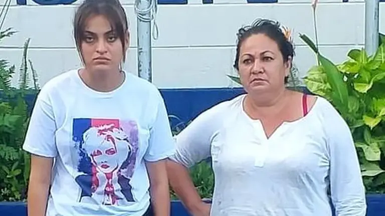 Madre e hija por extorsión