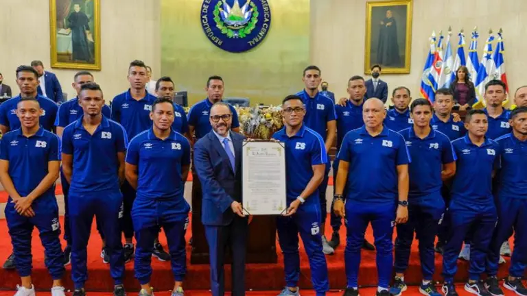 jugadores de la Selección Nacional de fútbol playa