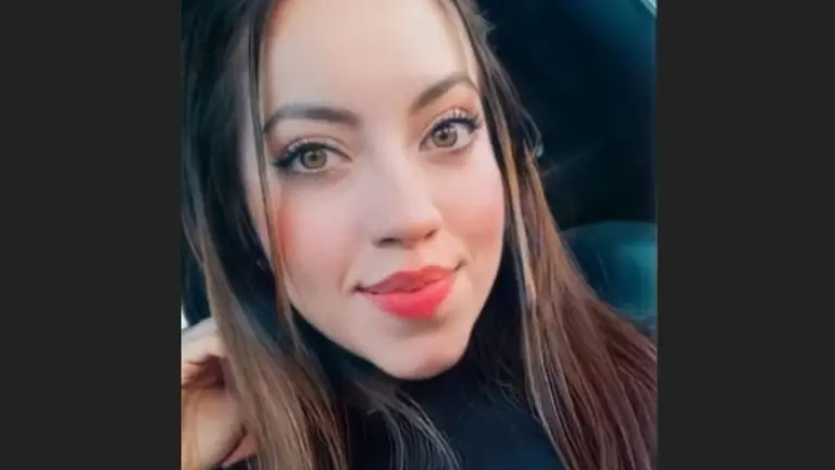 Bella mujer de 19 años